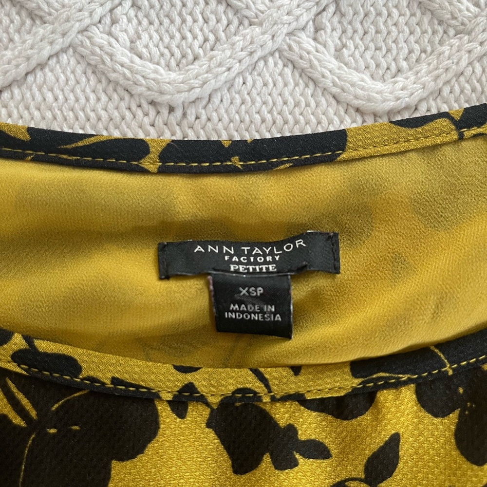 Ann Taylor Factory Floral Print Blouse Black and Dark Yellow Women’s Size XS - Picture 14 of 15